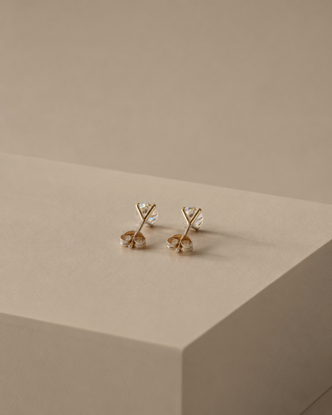 Diamant Ørestikker 14 Karat Guld