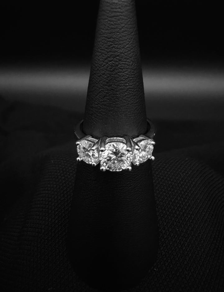 Wauw Her Ring