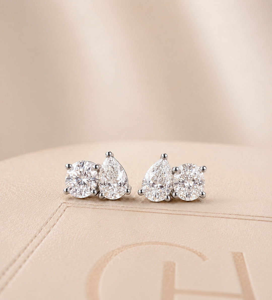 CHR Diamant Duo Ørestikker 10K Hvidguld