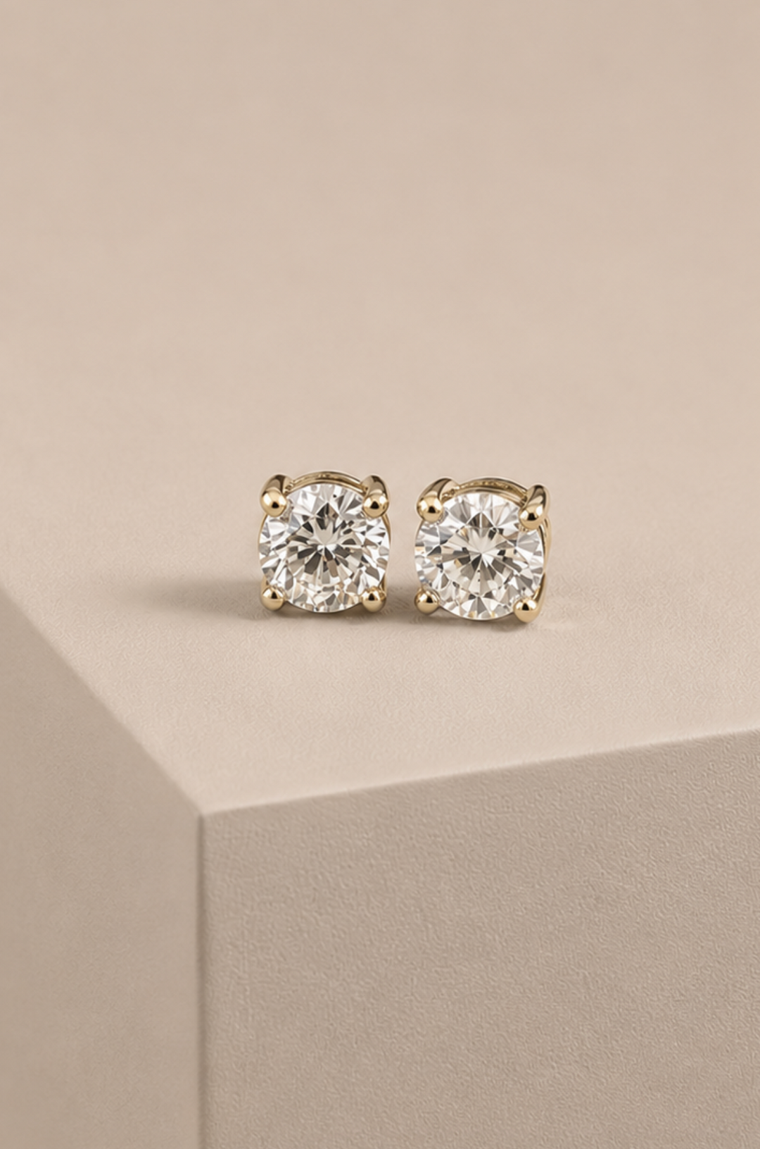 Diamant Ørestikker 9K Guld