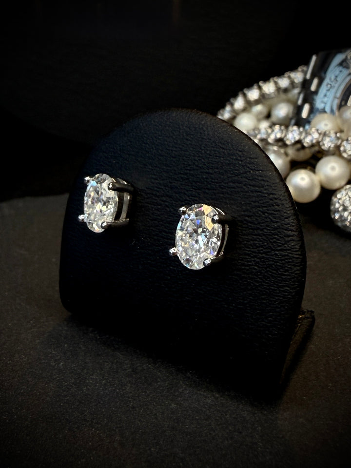 CHR Oval Cut Moondust Ørestikker