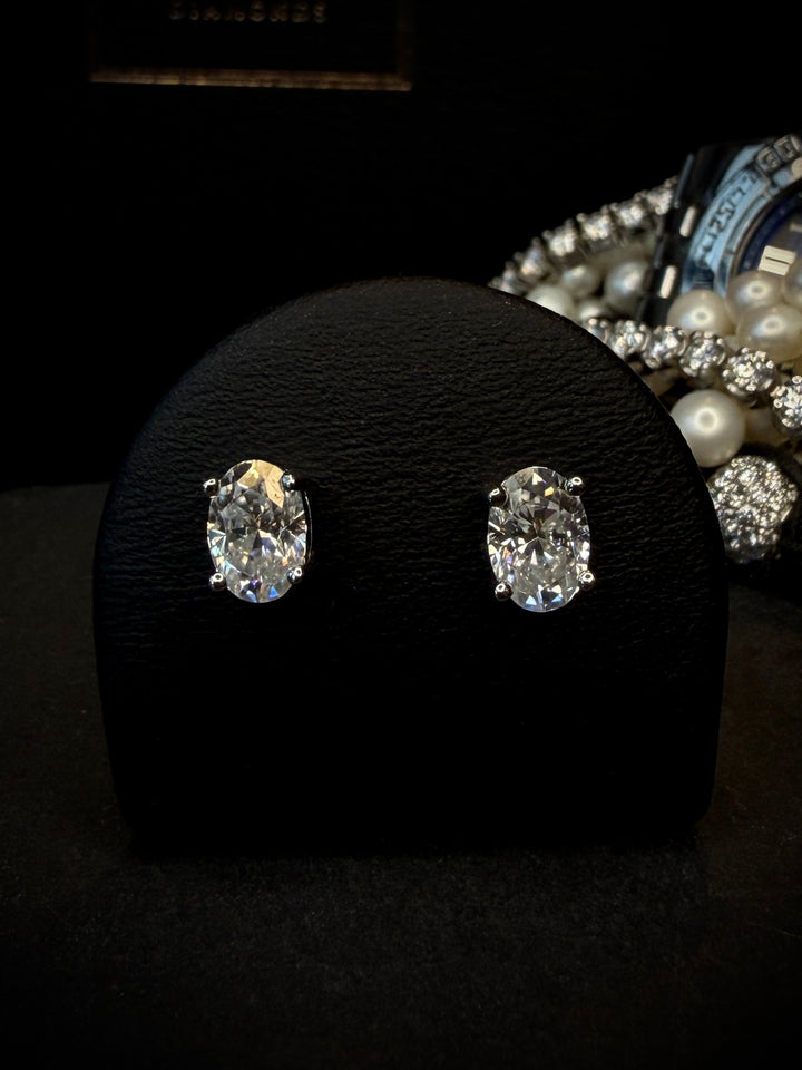 CHR Oval Cut Moondust Ørestikker