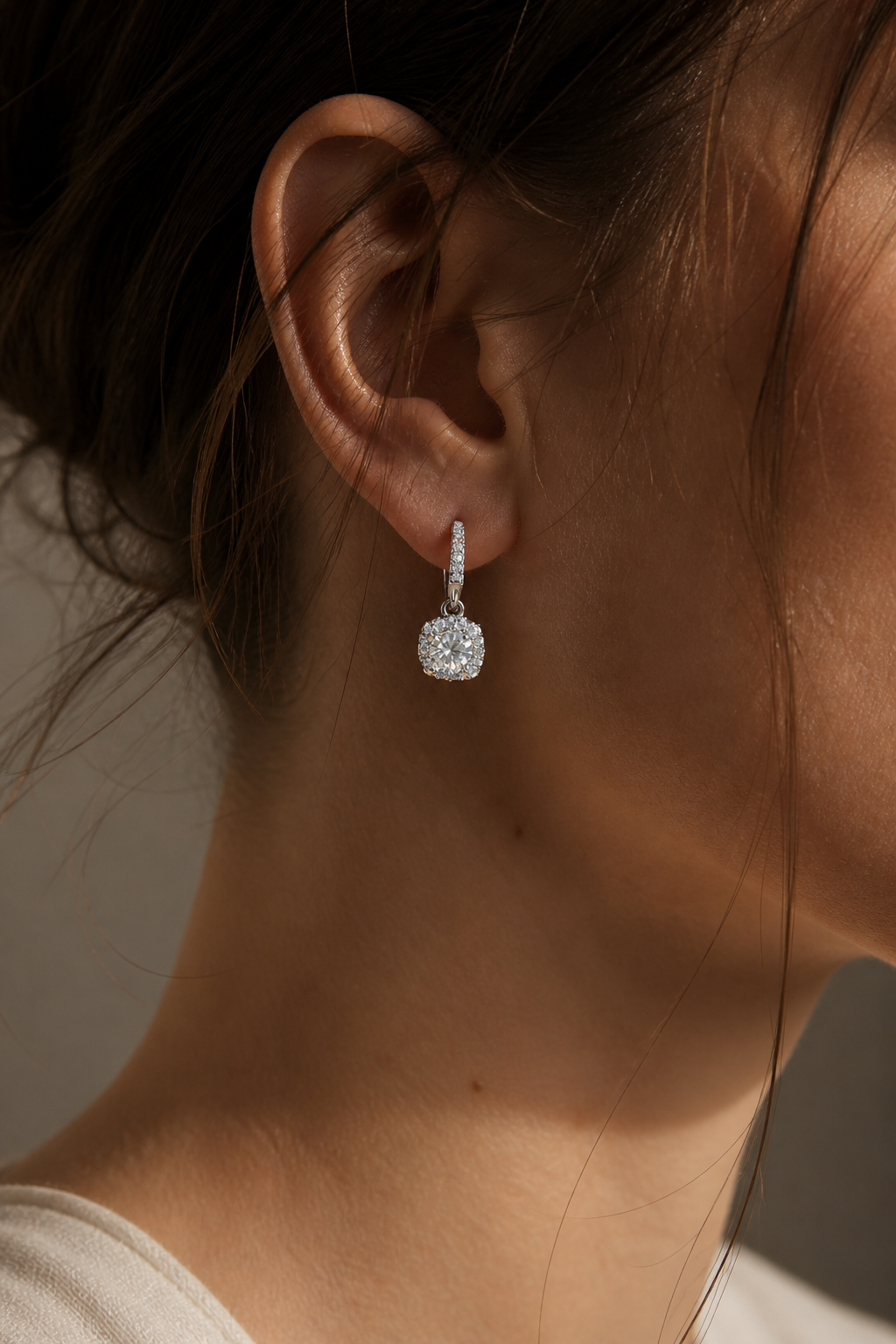 CHR Square Halo Drop Øreringe – White Edt.