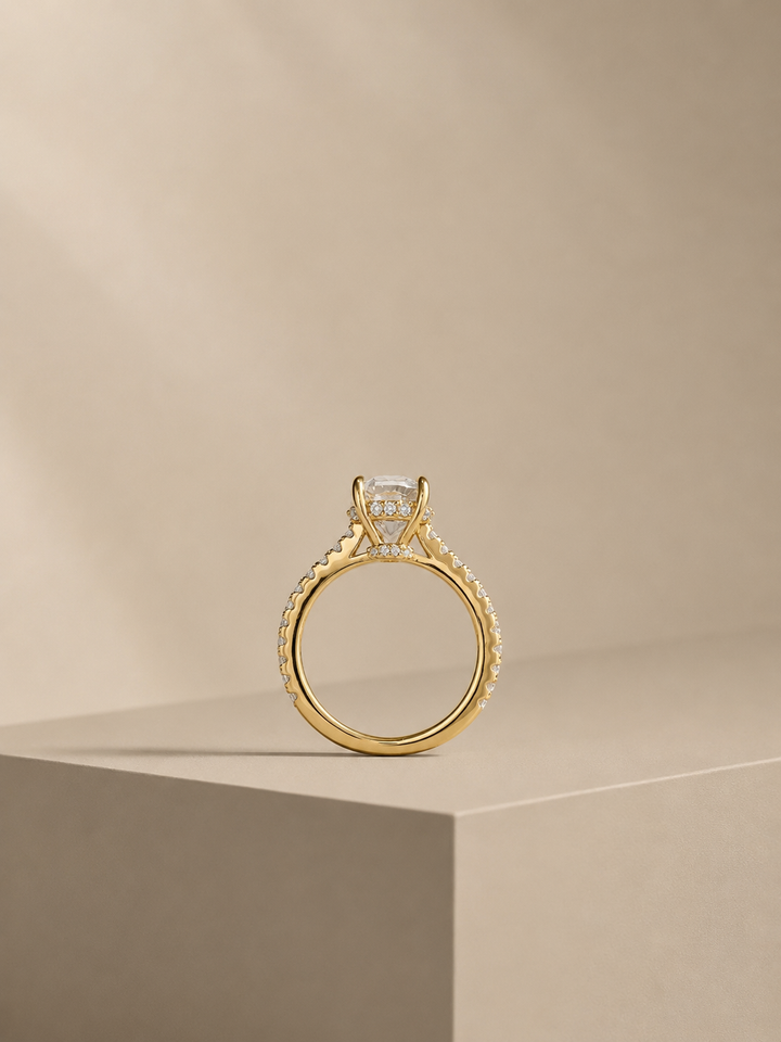Oval Cut Diva Edt. Golden Ring
