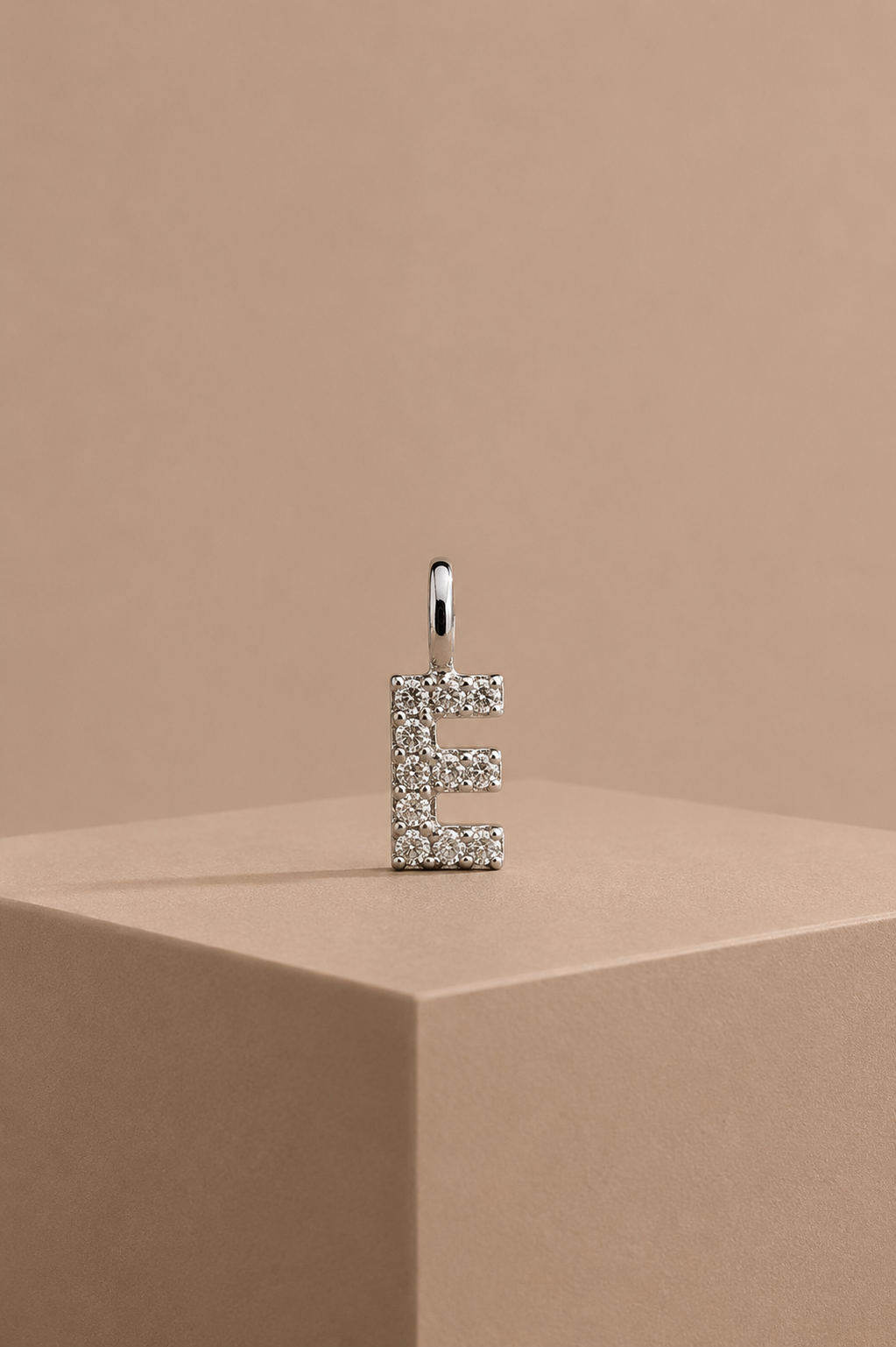 Diamantbogstav 18 K Hvidguld