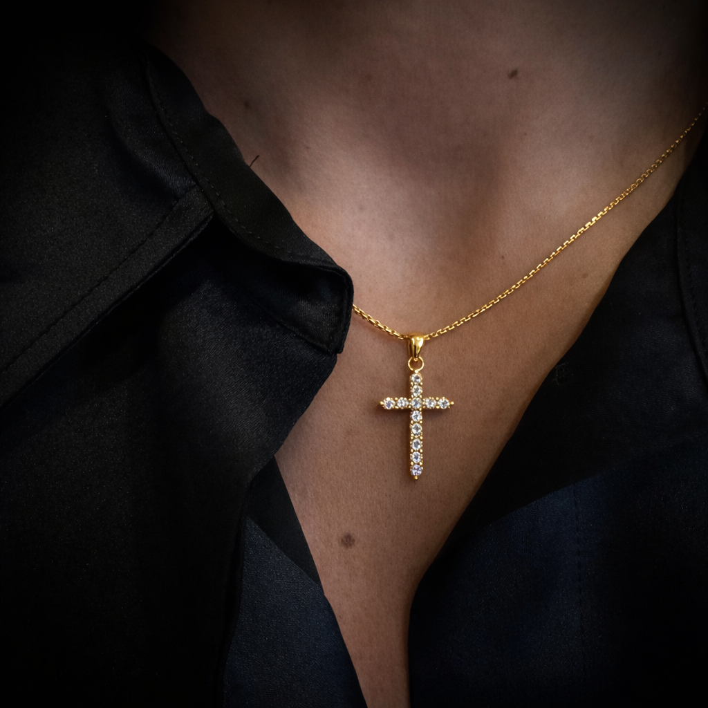 ✨ CHR Diamant Kors Guld 18K Vedhæng