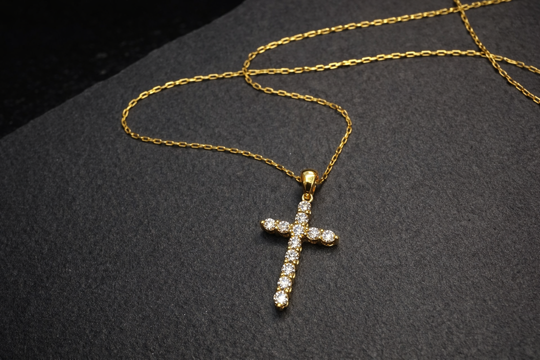 ✨ CHR Diamant Kors Guld 18K Vedhæng