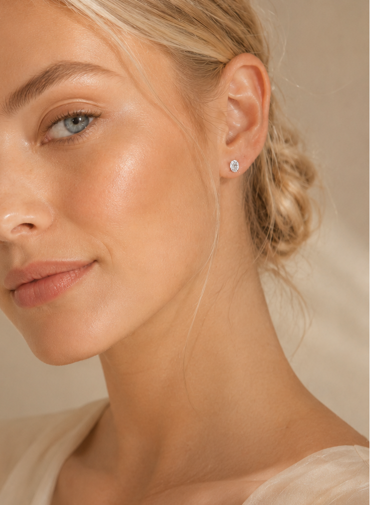 Diamant Ørestikker Oval Cut 10K Guld eller Hvidguld