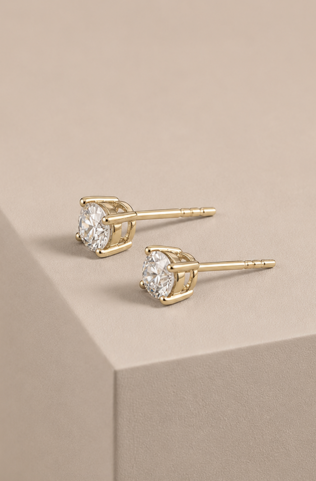 Diamant Ørestikker 9K Guld