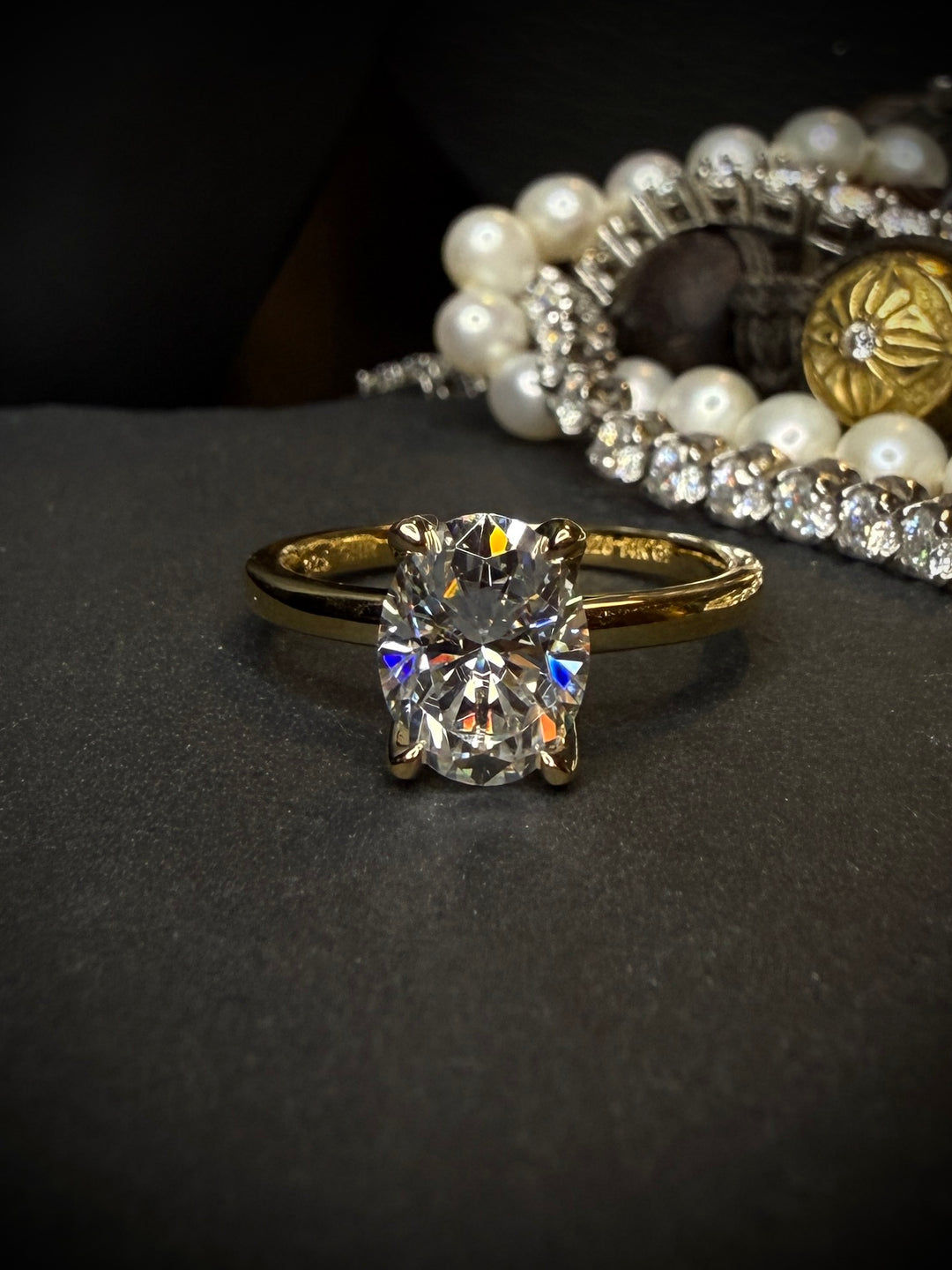 CHR Oval Cut Ring – Golden Edt.