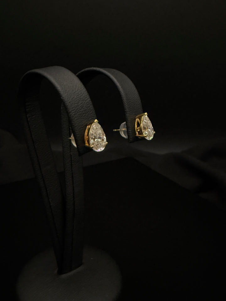 Pearcut Ørestikker Guld 14 K