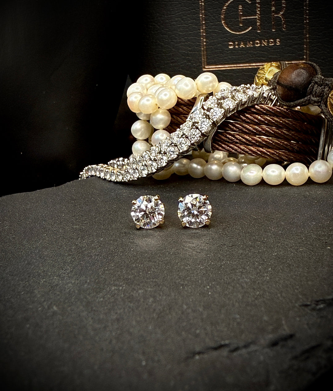 CHR DIAMANT SOLITAIRE ØRESTIKKER 18K GULD, 2X1 CT.