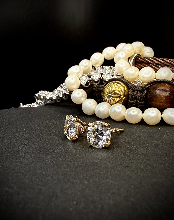 CHR DIAMANT SOLITAIRE ØRESTIKKER 18K GULD, 2X1 CT.