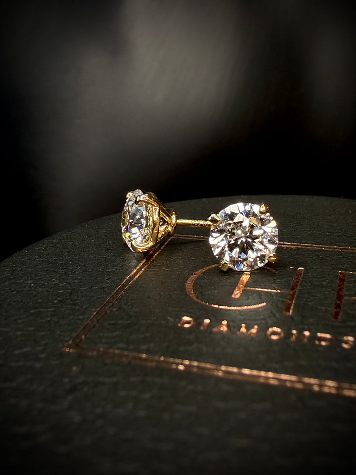 CHR DIAMANT SOLITAIRE ØRESTIKKER 18K GULD, 2X1 CT.