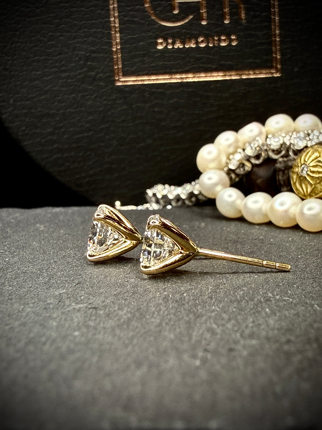 CHR Diamant Solitaire Ørestikker 18K Guld 2x1.1 CT