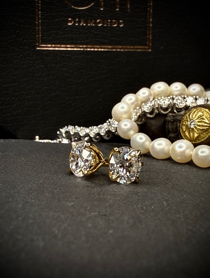 CHR Diamant Solitaire Ørestikker 18K Guld 2x1.1 CT