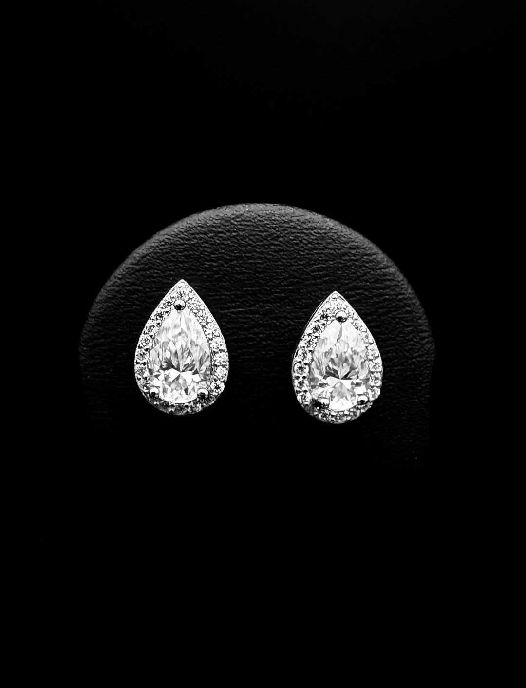 Klassiske Dråbeformede Ørestikker