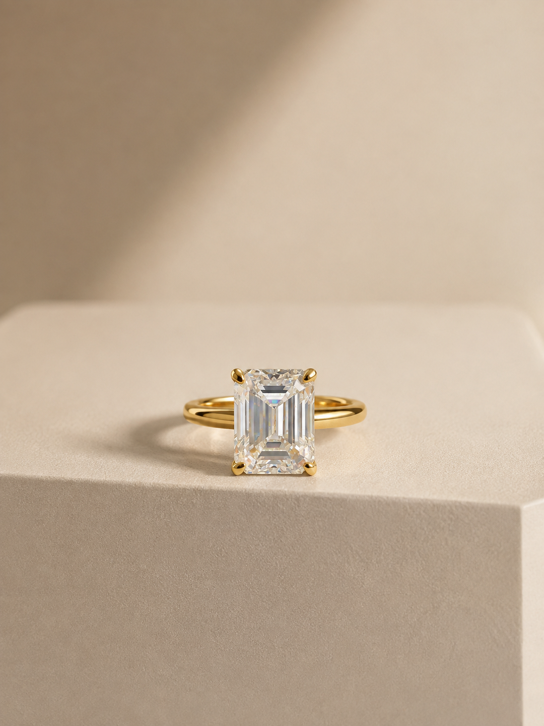 Moondust Emerald Cut Ring Golden Edt.