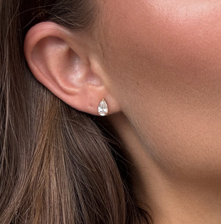 Pearcut Ørestikker Guld 14 K