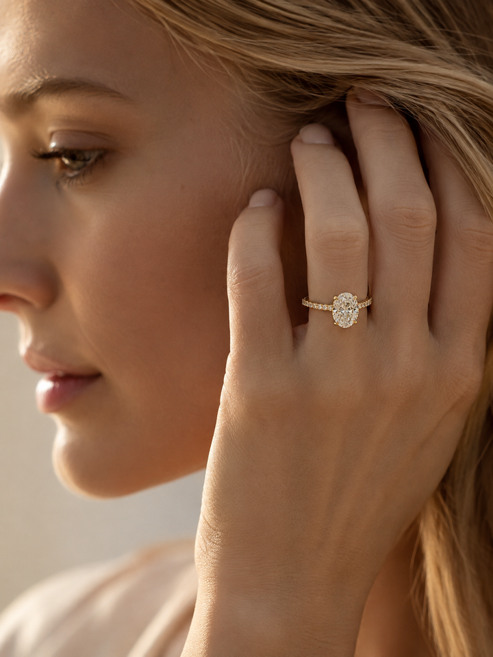 Oval Cut Diva Edt. Golden Ring