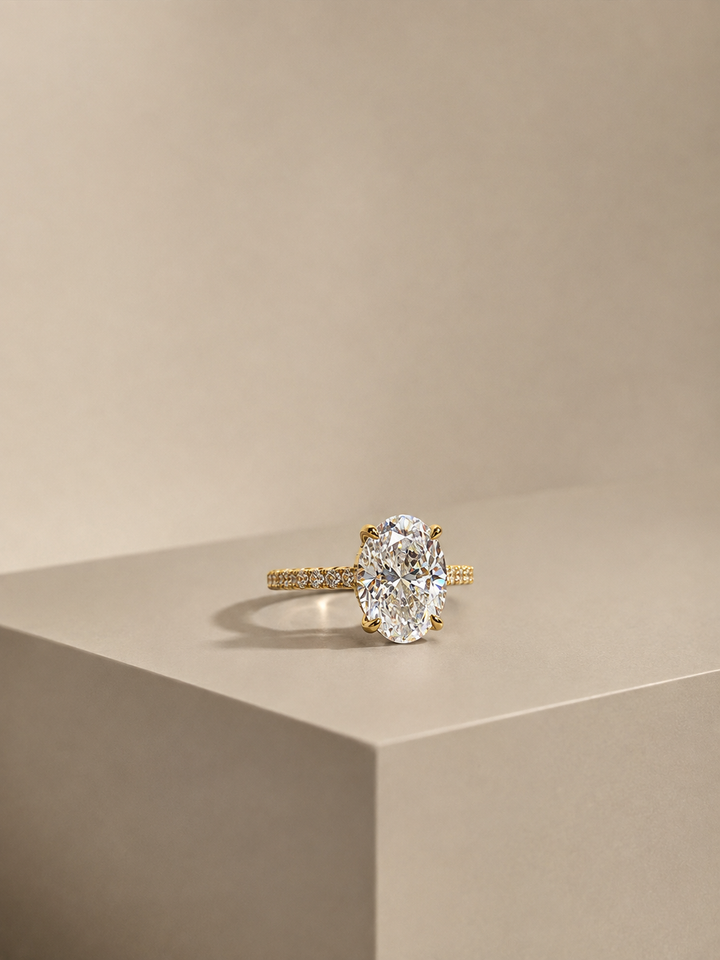 Oval Cut Diva Edt. Golden Ring