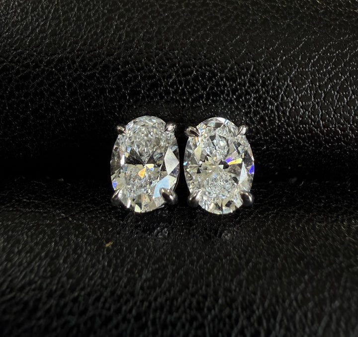 Diamant Ørestikker Oval Cut Hvidguld 18 K