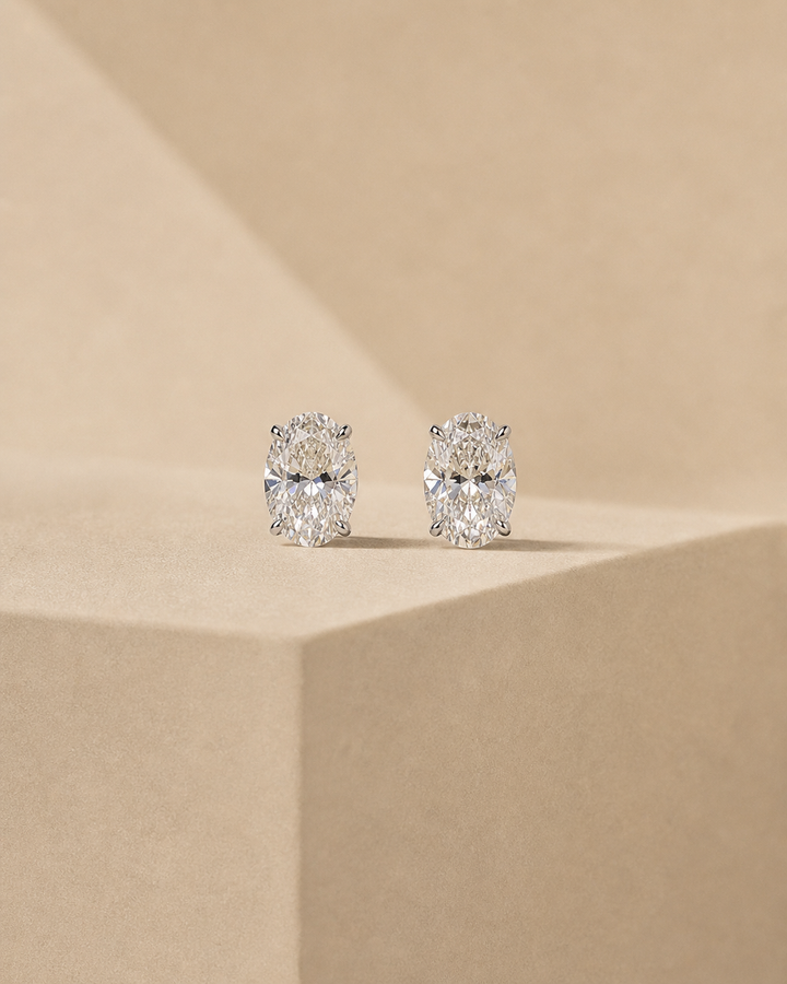 Diamant Ørestikker Oval Cut Hvidguld 9K
