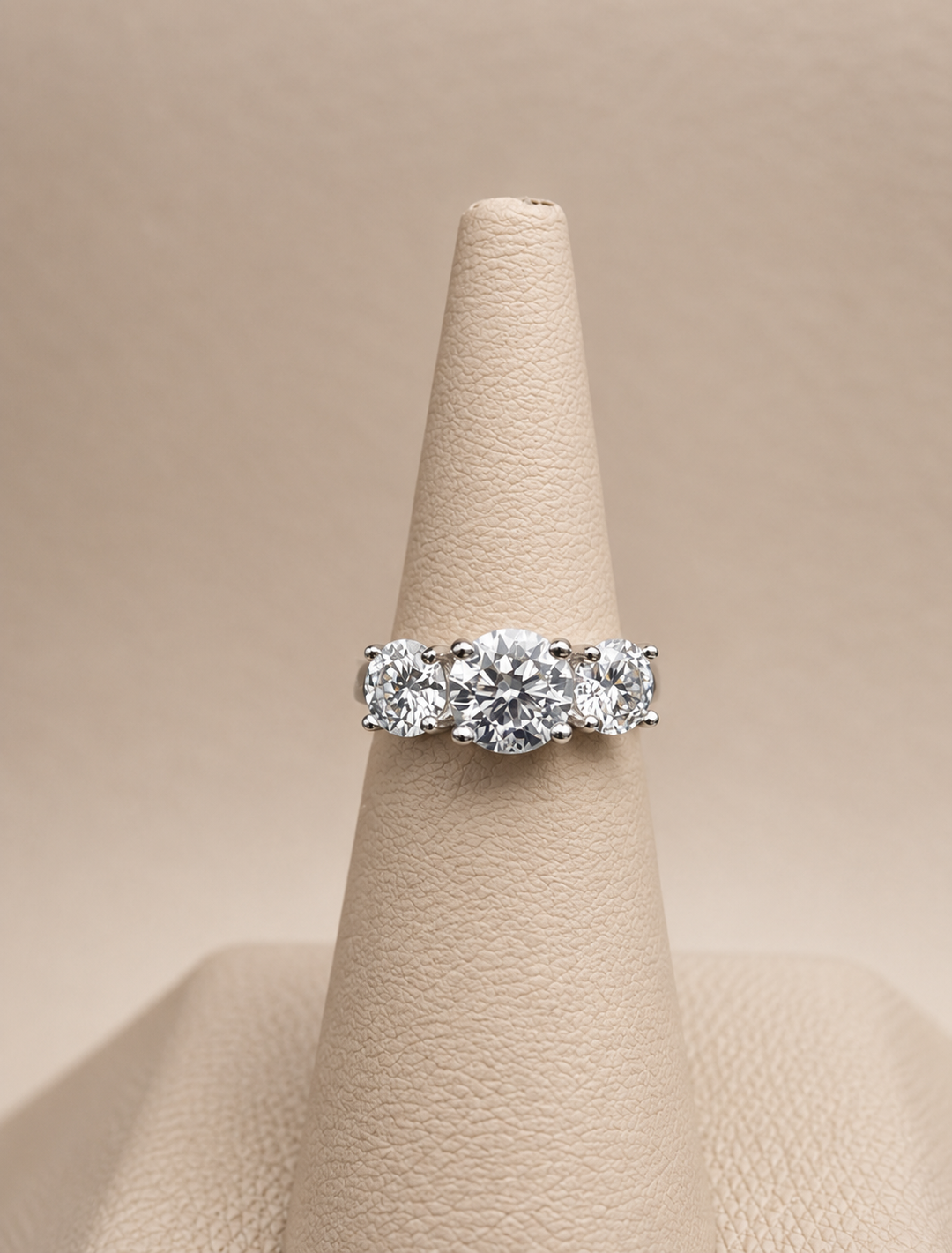 Wauw Her Ring
