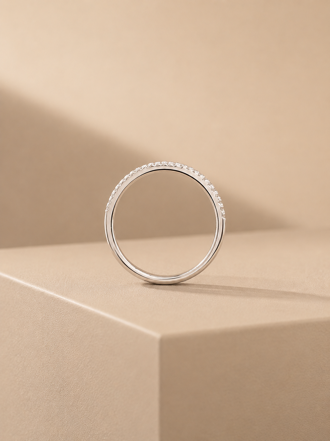 Diamant Minimalistic Eternity Ring 14K Hvidguld
