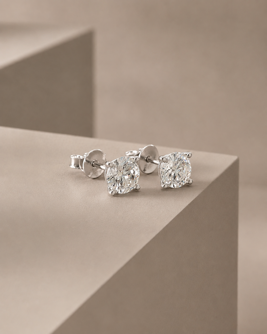 Diamant Ørestik Hvidguld 14 K