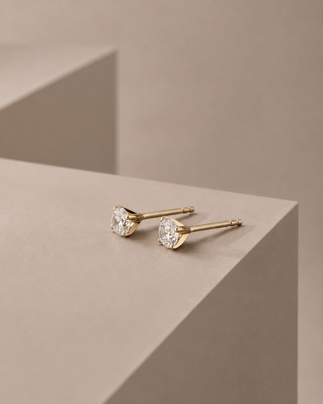 Diamant Ørestikker 14 Karat Guld