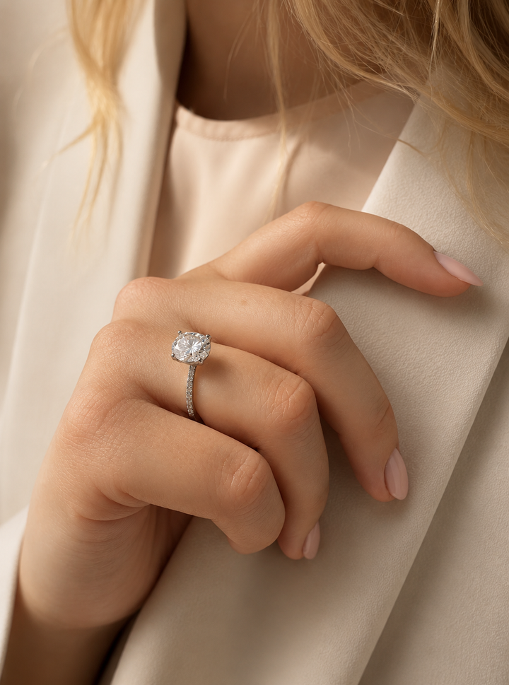 Oval Cut Diva Edition 2 ct.