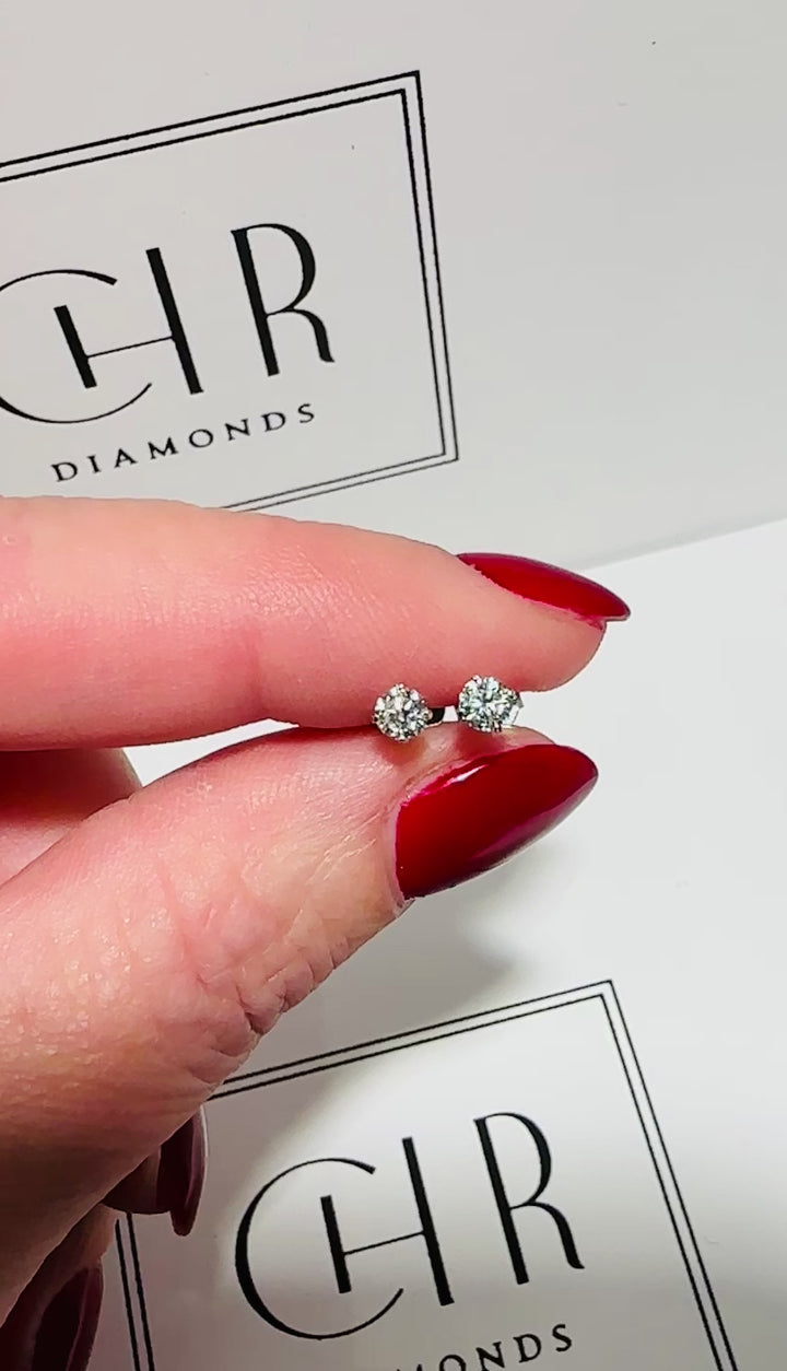 Lab diamant, o.4 ct per par. 14 karat hvidguld