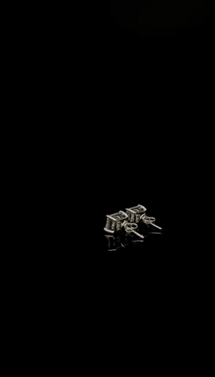 Emerald Cut Ørestikker