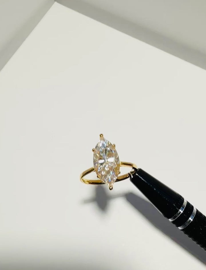 Marquise Majesty Ring 14 K Guld